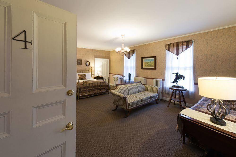 Rogues Harbor Inn Lansing エクステリア 写真