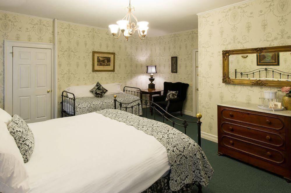Rogues Harbor Inn Lansing エクステリア 写真
