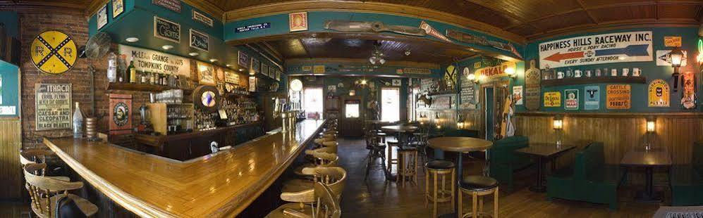 Rogues Harbor Inn Lansing エクステリア 写真